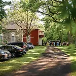 Uki Puhkekuela Parnawa