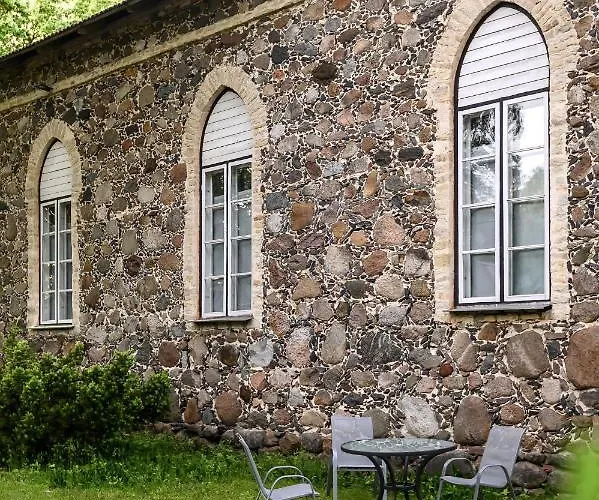 Uki Puhkekuela * Pärnu